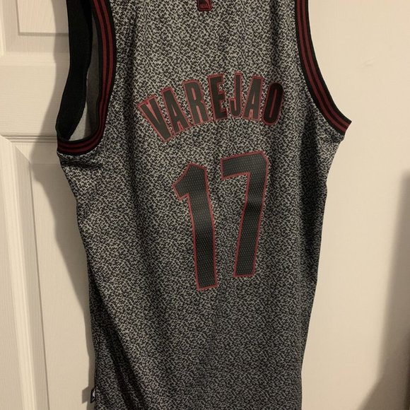 Cleveland Cavaliers Adidas Gray Static Jersey Anderson Varejao Size Medium M - Picture 5 of 10